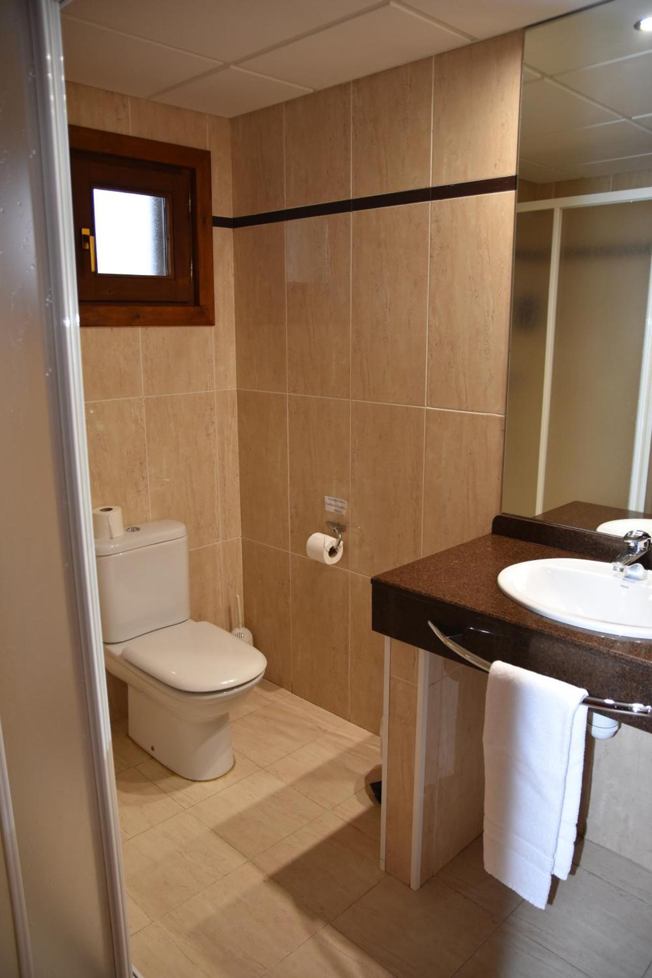 Aparthotel Tres Caminos El Grado Kültér fotó