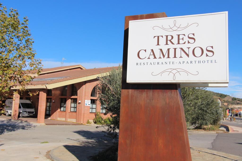 Aparthotel Tres Caminos El Grado Kültér fotó
